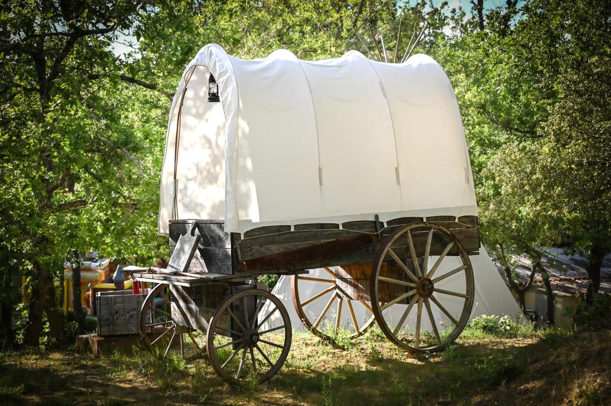 Camping Le Colorado روستريل المظهر الخارجي الصورة