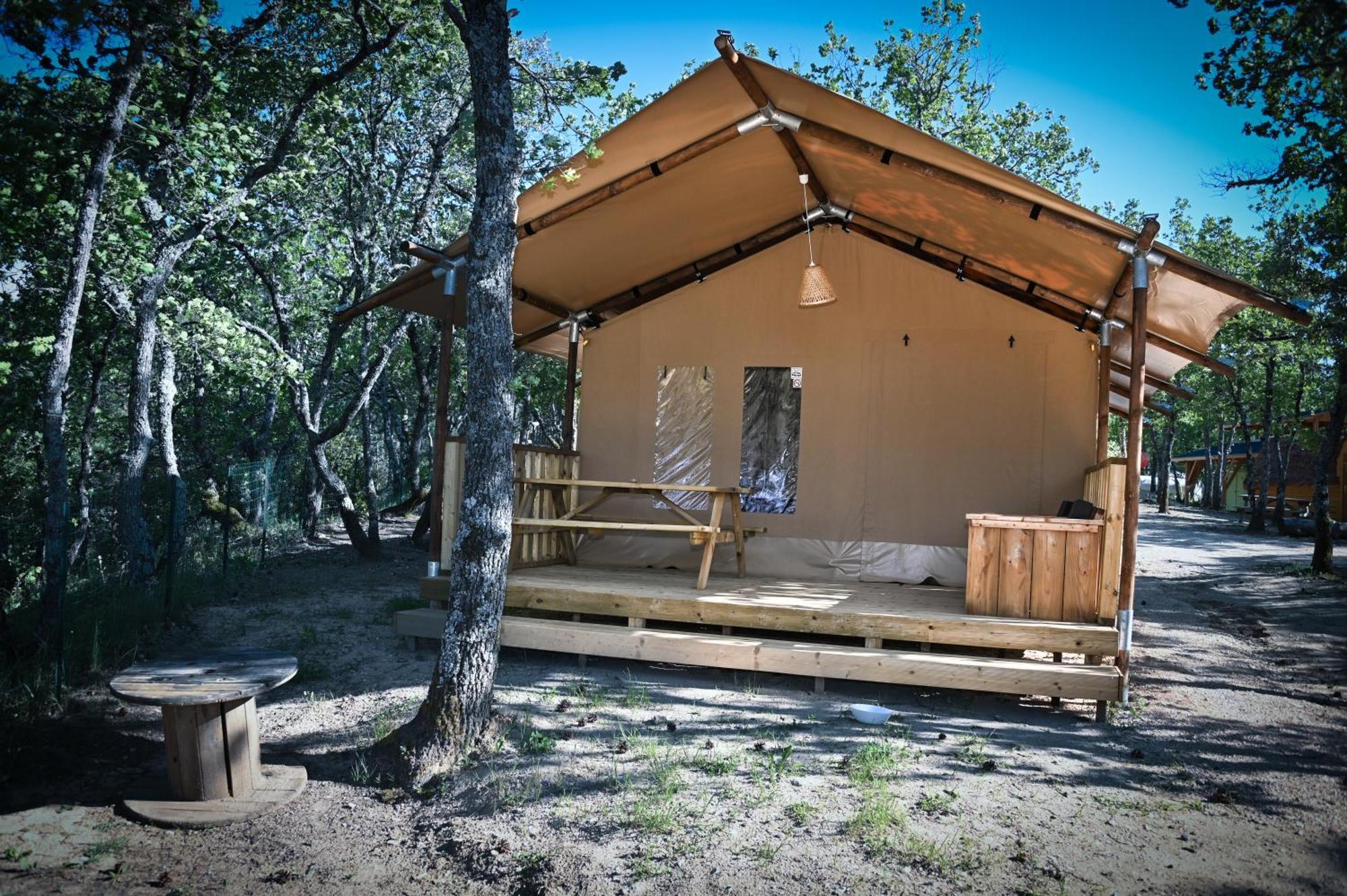 Camping Le Colorado روستريل المظهر الخارجي الصورة